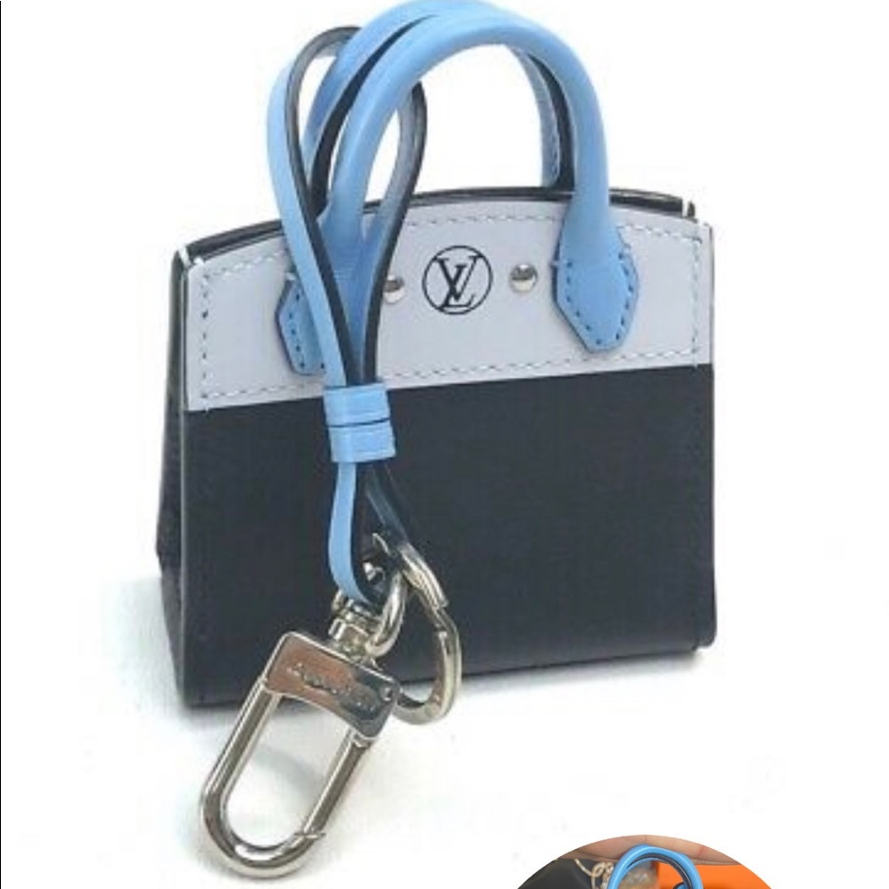 Louis Vuitton cite stemmer bag charm key ring key holder 🗝👛💯 Authentic